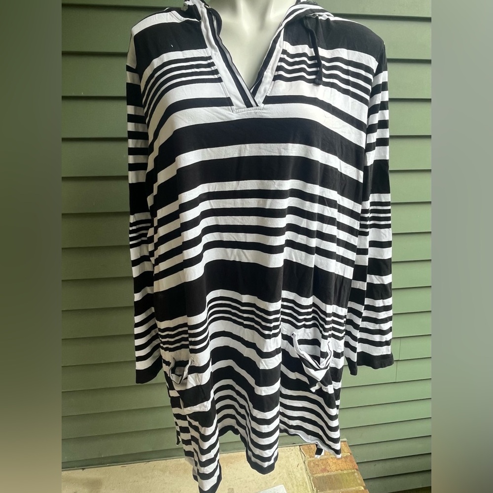 Coolibar Black and White Hooded Catalina Beach Cover-Up Dress